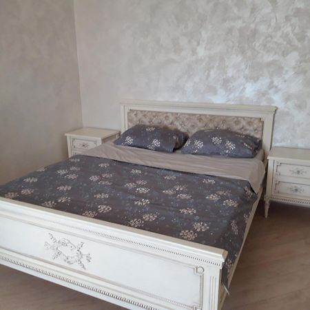 Luxury Apartment In The Center Chisinau Luaran gambar