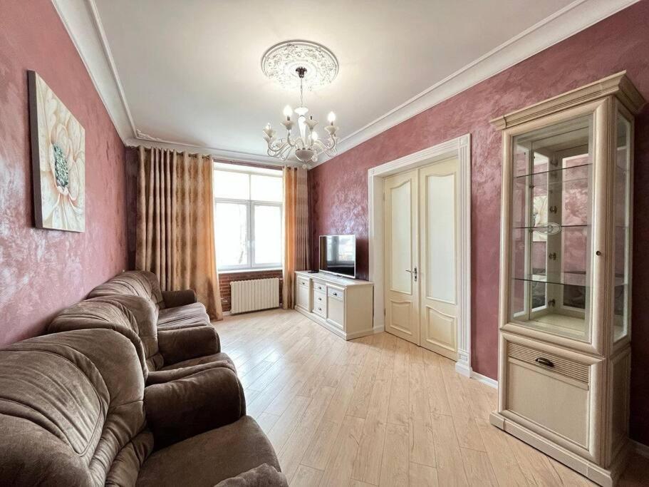Luxury Apartment In The Center Chisinau Luaran gambar